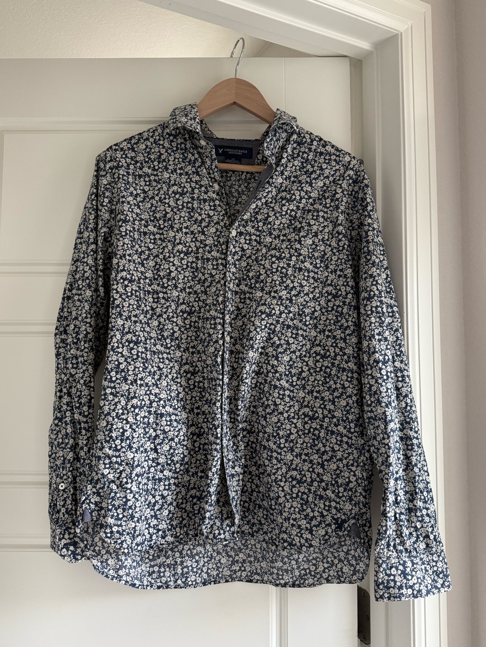 American Eagle Navy and White Floral Button Down Shirt - Picture 1 of 7